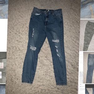 Women’s distressed jeans